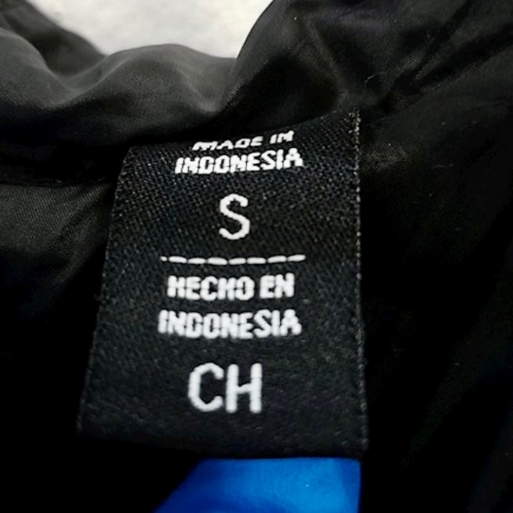 DKNY Small Reflective Jacket - Picture 3 of 6